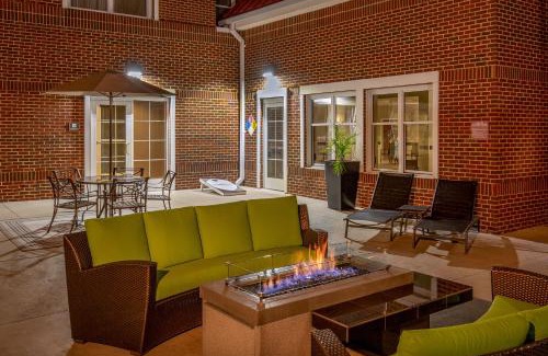 Greenbrier East Hotel | Residence Inn by Marriott Chesapeake Greenbrier