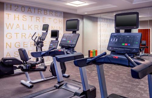 Greenbrier East Hotel | Residence Inn by Marriott Chesapeake Greenbrier