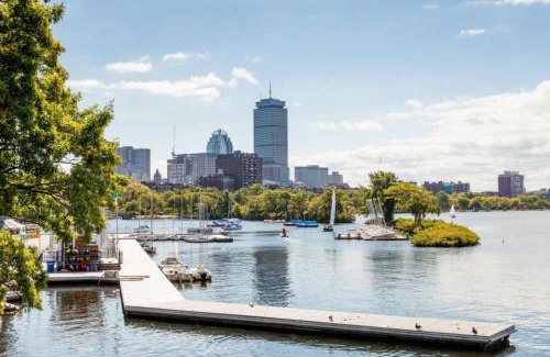 Thompson Square - Bunker Hill Hotel | Residence Inn by Marriott Boston Harbor on Tudor Wharf