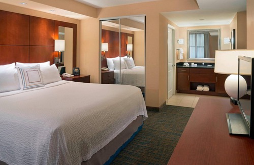 Toronto Entertainment District Hotel | Residence Inn by Marriott Toronto Downtown/Entertainment District