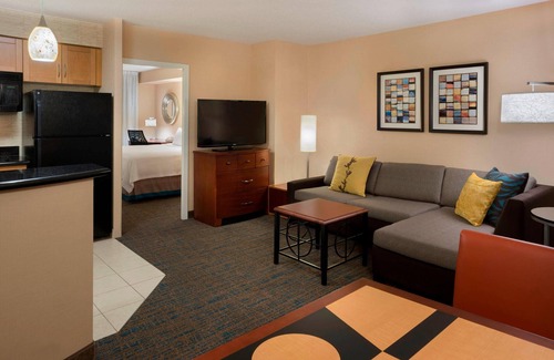 Toronto Entertainment District Hotel | Residence Inn by Marriott Toronto Downtown/Entertainment District