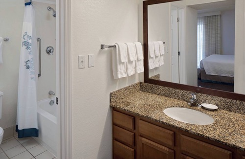 Richmond Hotel | Residence Inn by Marriott Richmond West End