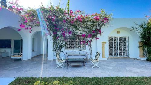 Mrezga Villa | Residence Jannet: Oasis pour 16 en bord de mer