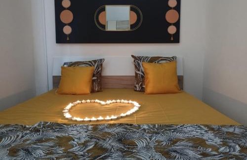 Dzaoudzi Apartment | Residence jaune
