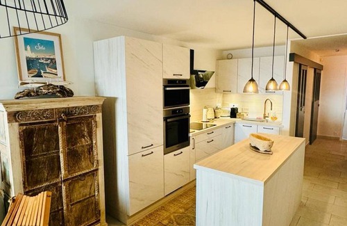 Sete Apartment | Résidence La Corniche, 70m2 apartment with full sea view, air-conditioning, wifi, garage.