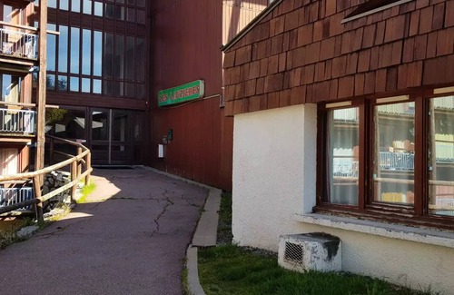 Arc-1800 Apartment | Residence Lauzieres - Studio 5 people ski to the feet and close to shops in the village of Charvet in Arc 1800