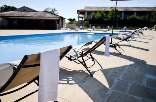 Azille Apartment | Residence Le Château de Jouarres * - 3 room apartment for 5 people