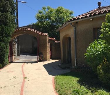 Labastide-Rouairoux Apartment | Residence Le petit paradis - La petite maison