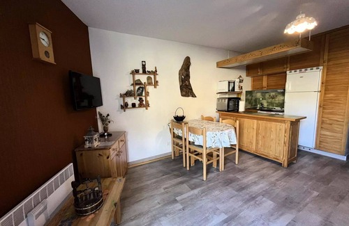 Le Super-Sauze Apartment | Residence Les Cimes - Studio for 4 People