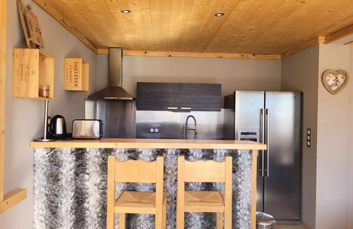 Pra Loup Apartment | Residence Lou Rouchas - Fully renovated 3P apartment at the entrance of Pra Loup station, shuttle next to the residence