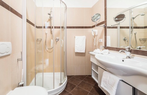 Silandro Bed & Breakfast | Residence Mathilda in the Vinschgau apple orchard - Refined & simple