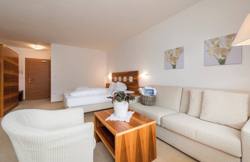 Silandro Bed & Breakfast | Residence Mathilda in the Vinschgau apple orchard - Refined & simple