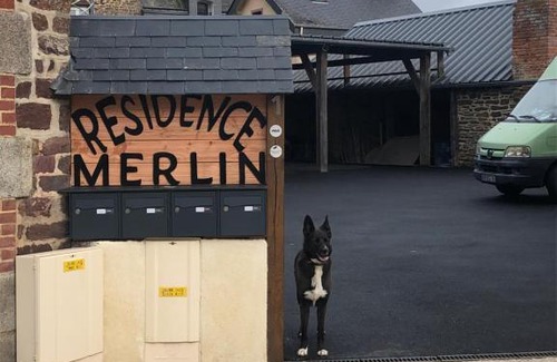 Saint-Malon-sur-Mel Apartment | Residence Merlin