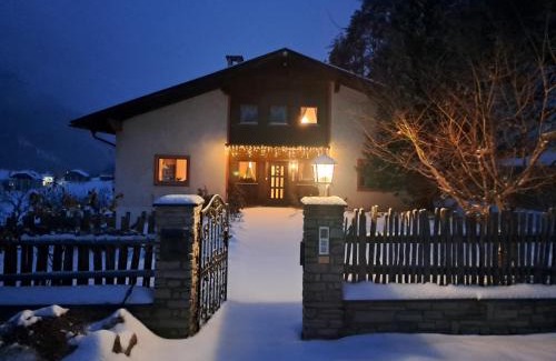 Vandoies Apartment | Residence Obermoarhof - Family Apartments with Pool & Playground