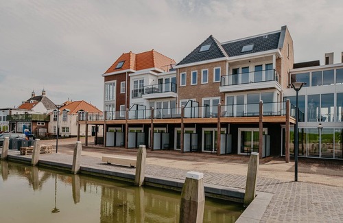 Colijnsplaat Apartment | Residence Oude Haven Suite 1 - With terrace