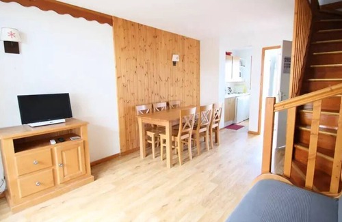 Puy-Saint-Vincent Ski Chalet | Residence Parc Aux Etoiles - PARK IN ETOILES -CH07- WITH PISCINE AND SAUNA-Chalet dup