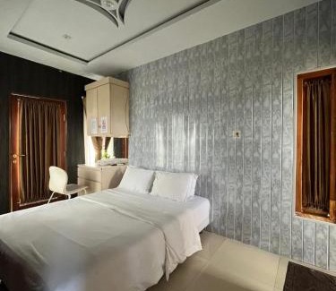 Baturetno Hotel | Residence Rafitha