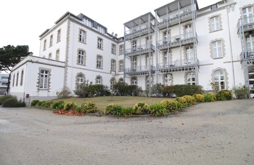 Le Croisic Apartment | Residence Saint-Gcustan, swimming pool and direct beach access