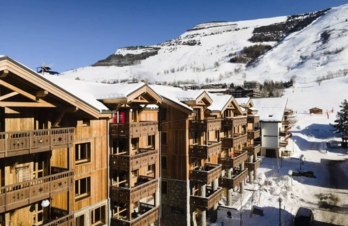 Les Deux Alpes Apartment | Residence Terresens Neige et Soleil - 3 Room Apartment + 2 Cabins 8/10 people