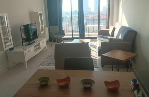 Bayraklı Apartment | Residence with pool and sea view