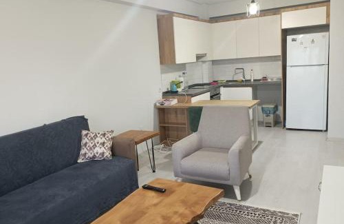 Bayraklı Apartment | Residence with pool and sea view