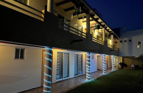 Jiutepec House | Residencia con Jardín y Alberca, Capacidad 41 huéspedes/10 habitaciones con baño