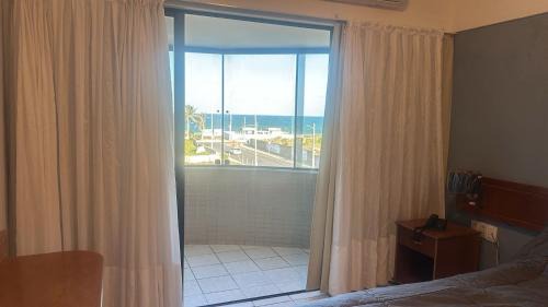 Praia do Meio Apartment | Residencial Ayambra