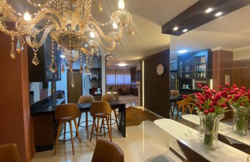 Dutra Apartment | Residencial Don Alfredo-Luxo Gramado 2 km do centro locação de temporada