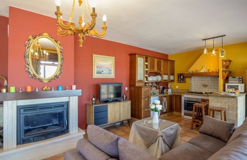 Puente Genil Villa | Residencial Las Torrecillas, Casa 15 Puente Genil by Ruralidays