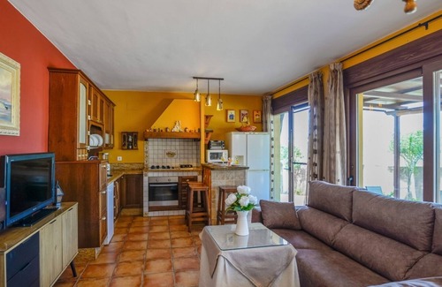 Puente Genil Villa | Residencial Las Torrecillas, Casa 15 Puente Genil by Ruralidays