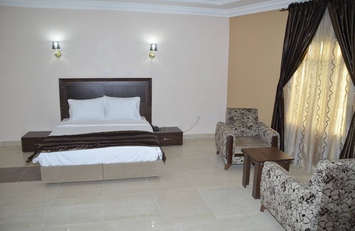 Ogbunike Hotel | Residency Hotel Leophine House