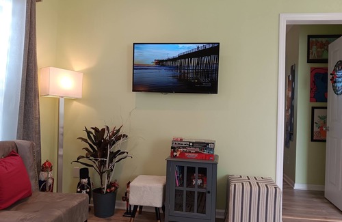 Hope Gardens Apartment | Residential area .5 to 1 mile walk to the Downtown area.