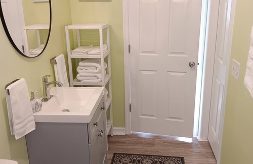 Hope Gardens Apartment | Residential area .5 to 1 mile walk to the Downtown area.