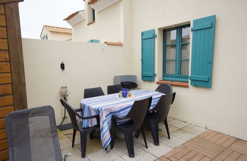 Saint-Hilaire-de-Riez Condo | Residential house with swimming pool