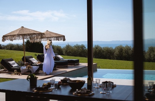 Cavaion Veronese Villa | Residenza Cavaion - Exclusive design with infinity pool, park and 180° lake view