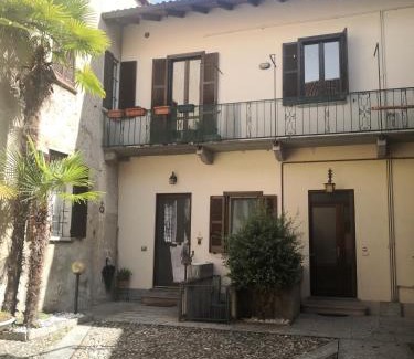 Angera House | Residenza Esse