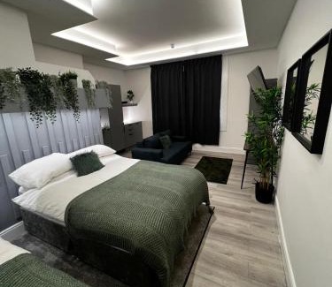 Bedlington Apartment | ResiLets - Mood Studio 4 - Town centre studio room with en-suite