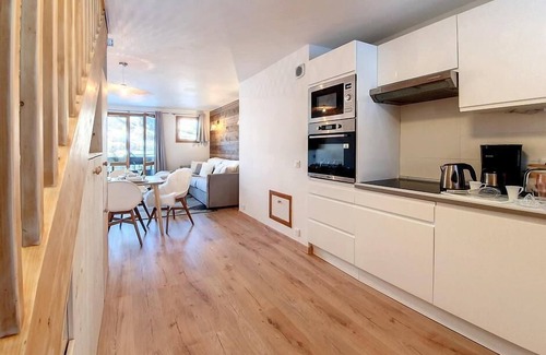 Saint-Martin-de-Belleville Apartment | Resort center, 5th floor, view mountain, balcony, tv, ski locker, 46m², Saint Martin de Belleville