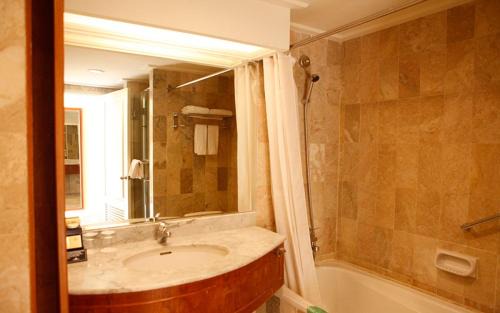 Tuban Sub-District Hotel | Resor Tuban Tropis
