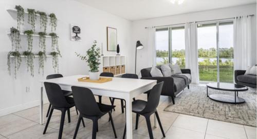 Bridgewater Crossing House | Resort 3BR Paradise Minutes from Disney!
