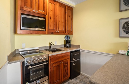 Saint Helena Island Apartment | Resort Access Included! Pet Friendly with a Fee! Perfect Central Fripp Island Location! Steps from the beach!