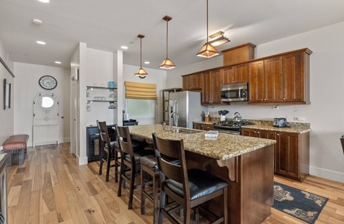 Sandpoint Condo | Resort Amenities, Lakefront - Seasons at Sandpoint