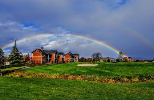 Eagle Point Hotel | Resort at Eagle Point Golf Club Lodging