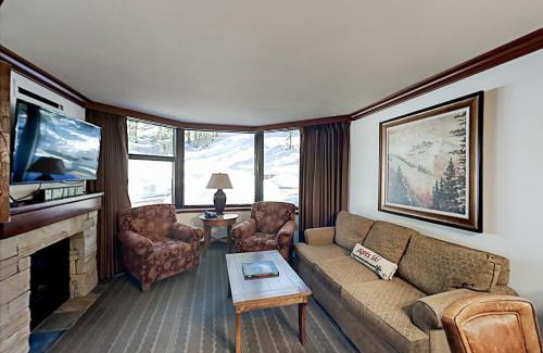 Olympic Valley Apartment | Resort at Squaw Creek's 319