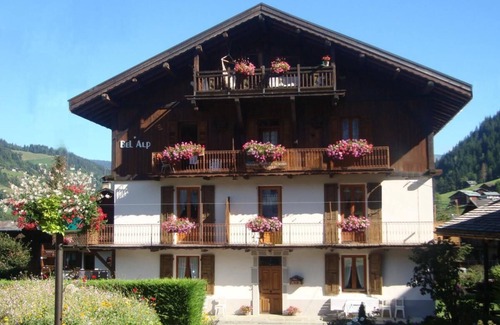 Areches Apartment | Resort center, 2nd floor, parking, tv, 44m², Arêches-Beaufort