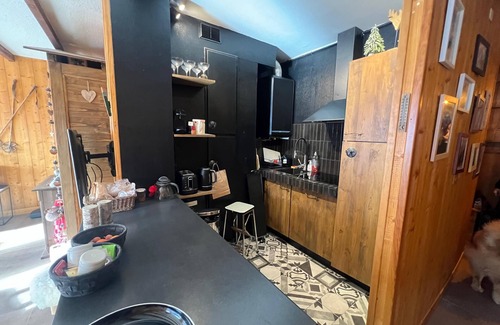 Pra Loup Apartment | Resort center, 75m², large charming apartment, large south-facing terrace with open views