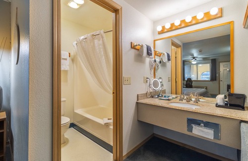 Garden District Hotel | Resort City Inn Coeur d'Alene