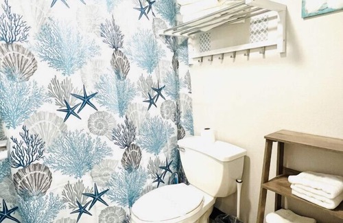 Ruskin Apartment | Resort Community, Private beach, pools, restaurants, hassle free check in & out, smoke free, central to Tampa Bay! Free Wifi & Parking!