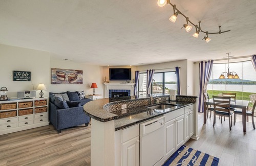 North Shore Condo | Resort Condo on Smith Mtn Lake: Linens Included!