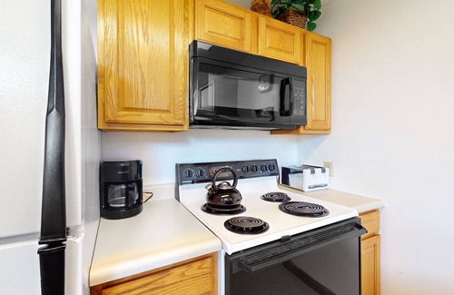 Woodstock Condo | Resort condo & studio with hot tub, seasonal pools, rec center, golf, tennis